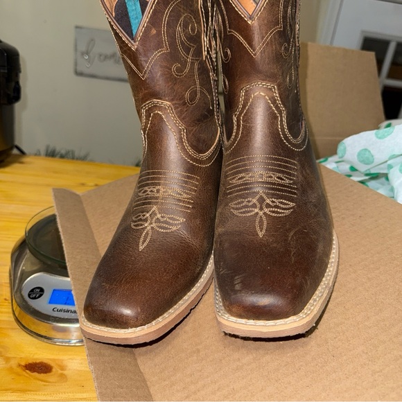 Justin Boots Brown Heeled Boots - Picture 7 of 11